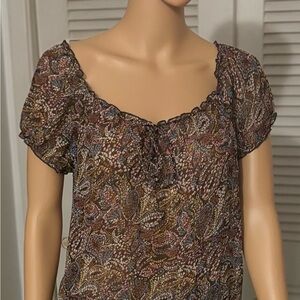 Beautiful Paisley print chiffon, short sleeve top medium